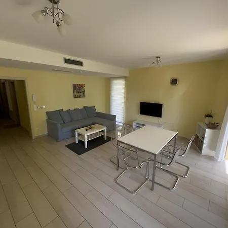 Admiral Apartman *